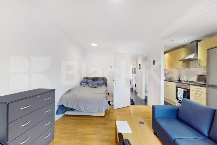 Top floor double studio with south facing balcony Tisdall House Barlow Street , Elephant and Castle